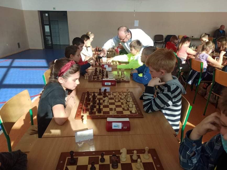 Występ naszych uczniów w drugiej edycji Pucharu Burmistrza w szachach.